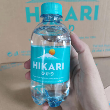 Nước suối chai nhỏ hikari 250ml